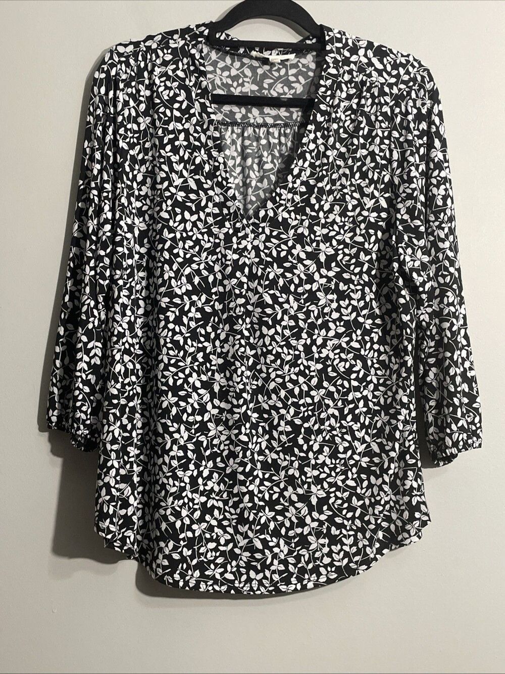Two by Vince Camuto Floral Top L Women’s Liquid Knit Soft Stretchy Feminine